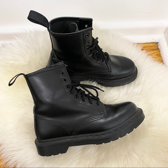 dr martens 1460 mono smooth